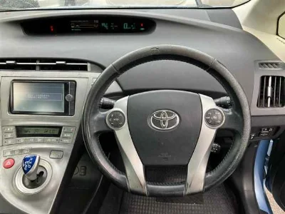 TOYOTA PRIUS PHV