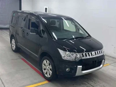MITSUBISHI DELICA D5