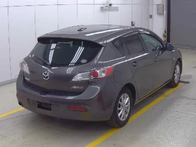 MAZDA AXELA
