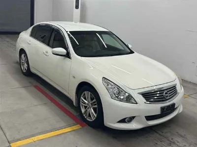 NISSAN SKYLINE