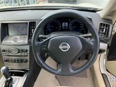 NISSAN SKYLINE