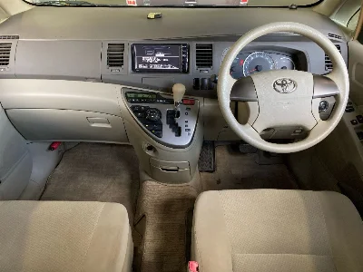 TOYOTA ISIS