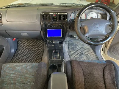 TOYOTA HILUX SURF