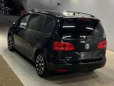 VOLKSWAGEN GOLF TOURAN