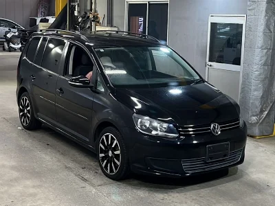 VOLKSWAGEN GOLF TOURAN