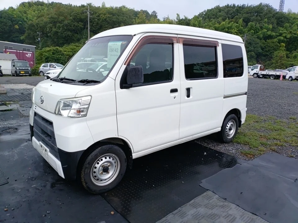 Daihatsu Hijet Cargo 2018