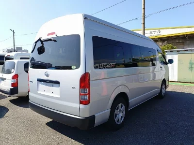 TOYOTA HIACE