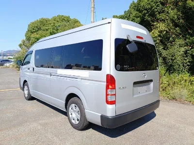 TOYOTA HIACE