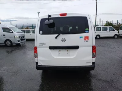 NISSAN NV200
