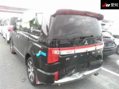 MITSUBISHI DELICA D5
