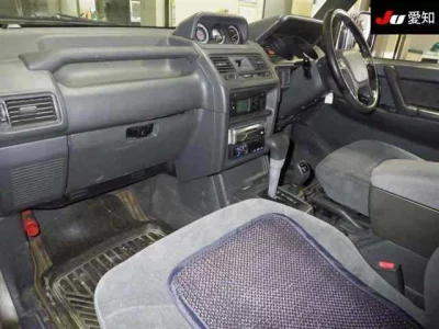 MITSUBISHI PAJERO