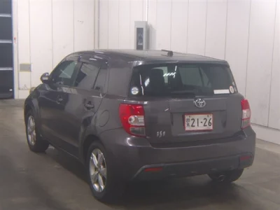 TOYOTA IST