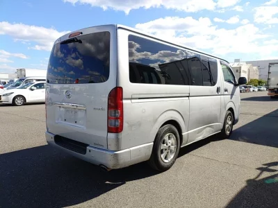 TOYOTA REGIUS ACE VAN