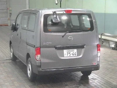 NISSAN NV200