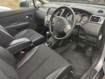 NISSAN TIIDA