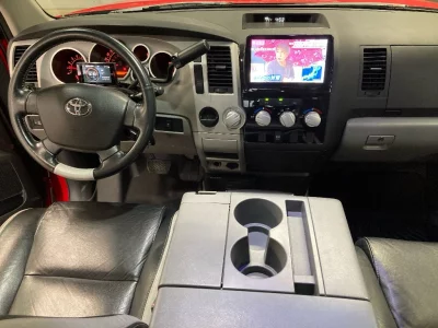 TOYOTA TUNDRA