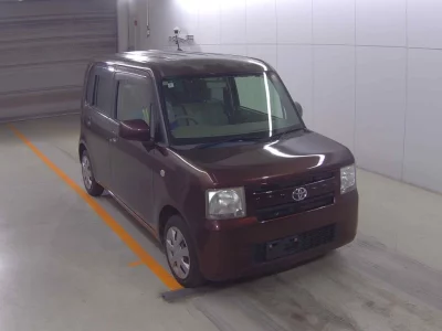 TOYOTA PIXIS SPACE