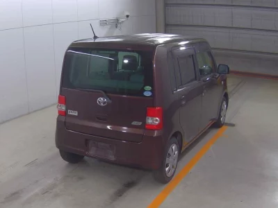 TOYOTA PIXIS SPACE
