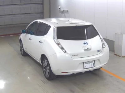 NISSAN LEAF