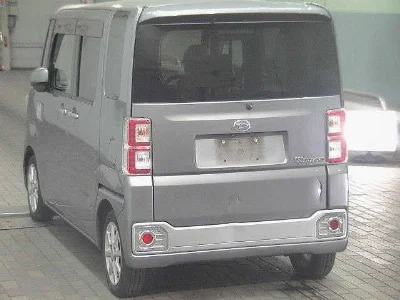 DAIHATSU WAKE