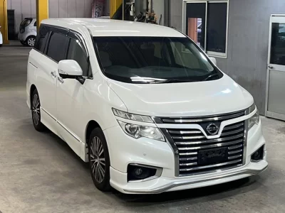 NISSAN ELGRAND