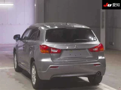 MITSUBISHI RVR