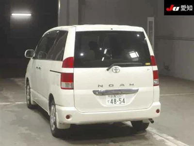 TOYOTA NOAH