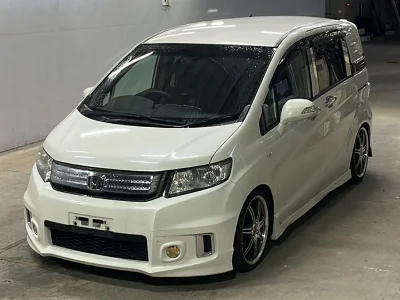 HONDA FREED SPIKE