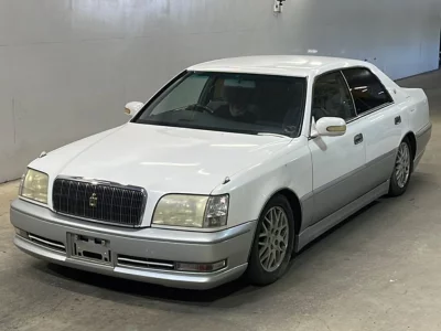 TOYOTA CROWN MAJESTA