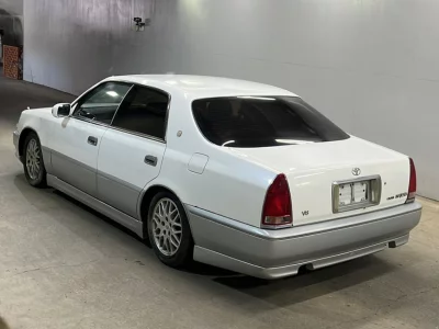 TOYOTA CROWN MAJESTA