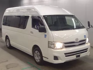 TOYOTA HIACE