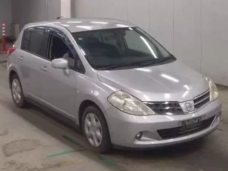NISSAN TIIDA