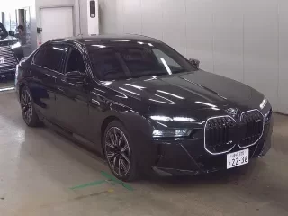 BMW I7