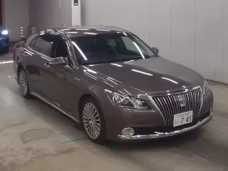 TOYOTA CROWN MAJESTA