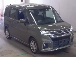 MITSUBISHI DELICA D2