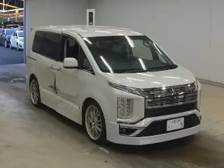 MITSUBISHI DELICA D5