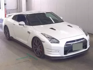 NISSAN GT-R