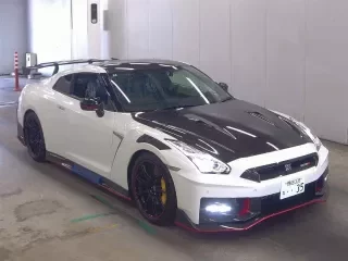 NISSAN GT-R