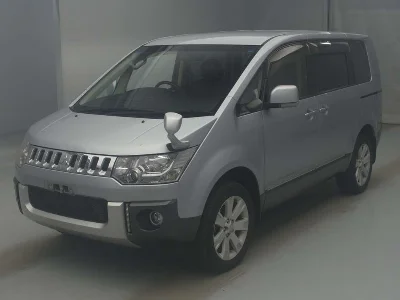 MITSUBISHI DELICA D5