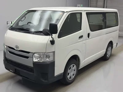 TOYOTA REGIUS VAN