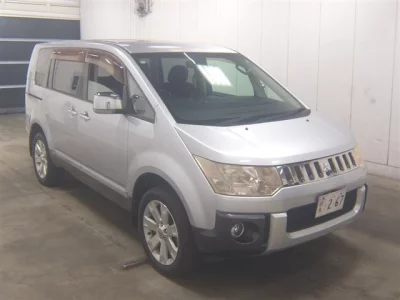 MITSUBISHI DELICA D5