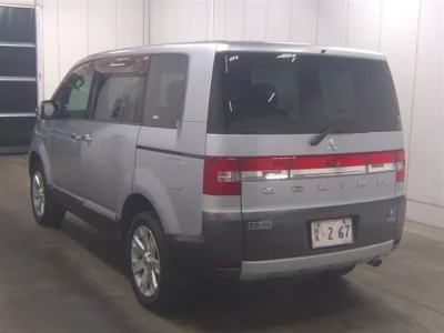 MITSUBISHI DELICA D5