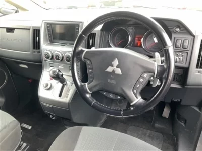 MITSUBISHI DELICA D5