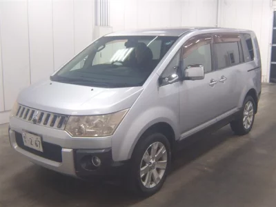 MITSUBISHI DELICA D5