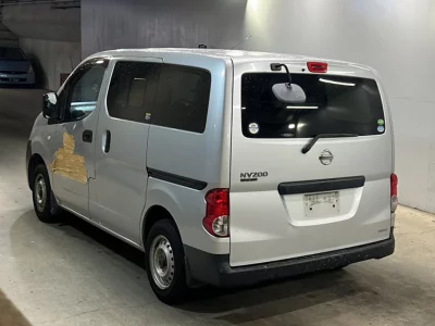 NISSAN NV200