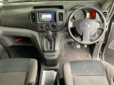 NISSAN NV200