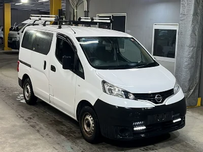 NISSAN NV200