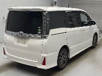 Цена авто Toyota Voxy с аукционов Японии, номер кузова ZRR80W, пробег 101 000, оценка 7