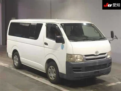 TOYOTA HIACE VAN