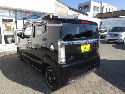 HONDA N BOX SLASH